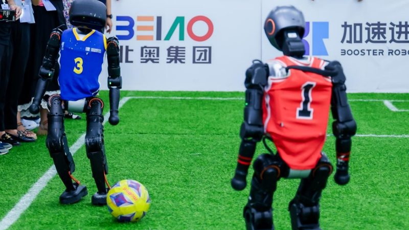 企业大模型定制与通用大模型区别